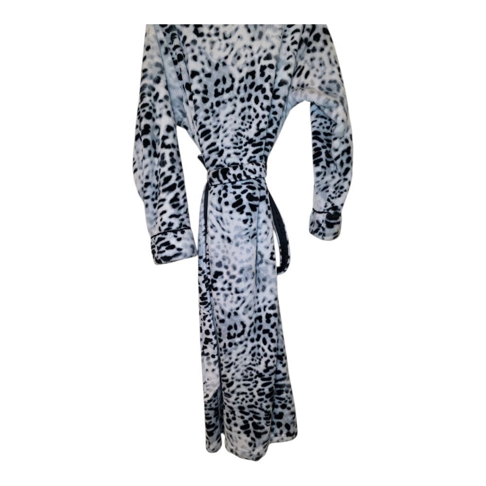SOMA Embraceable Uptown Snow Leopard Plush Long Robe - Size S/M - Picture 7 of 10